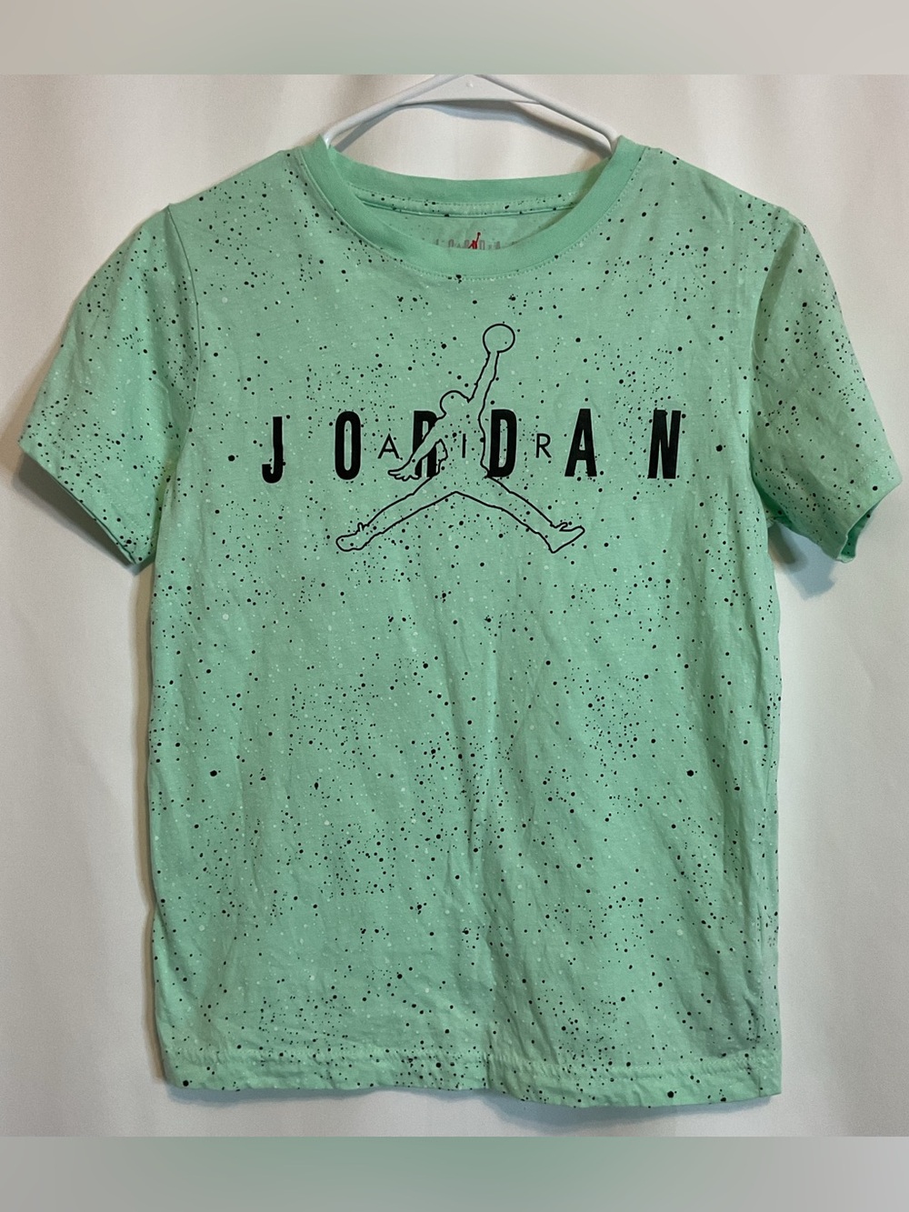 Jordan boys 10/12 med tshirt green